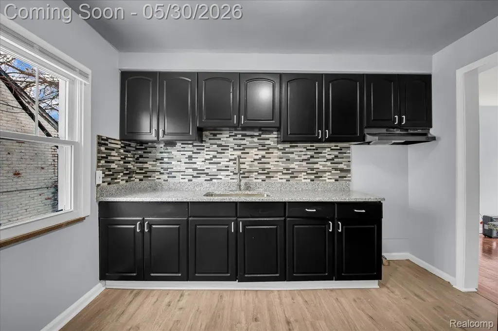 17212 Sunderland Road Detroit City MI 48219