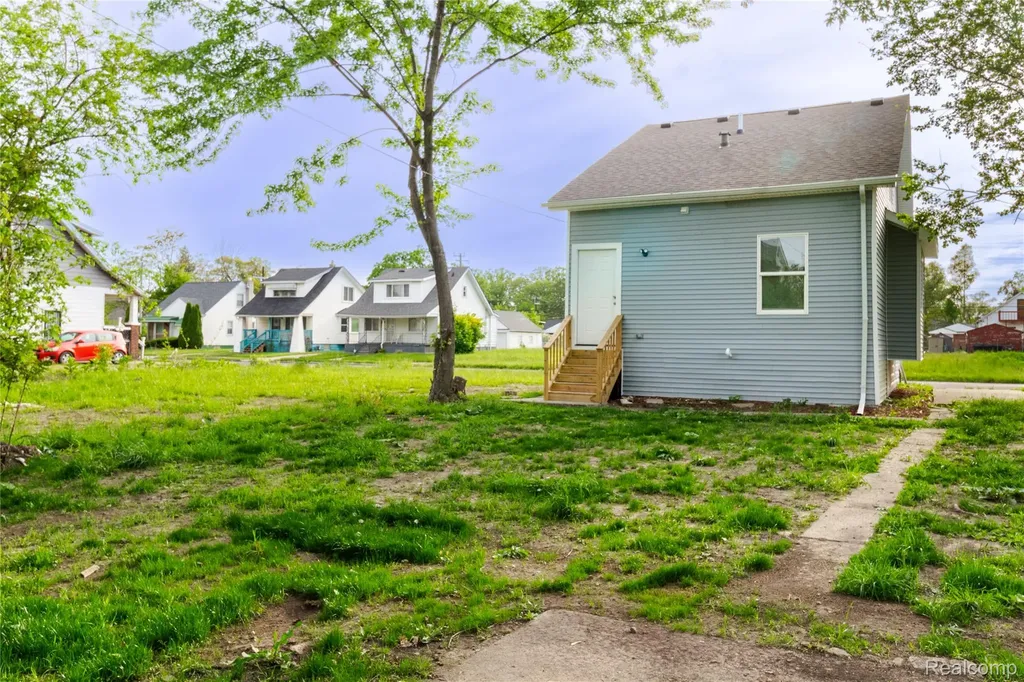 18844 Syracuse Street Detroit City MI 48234