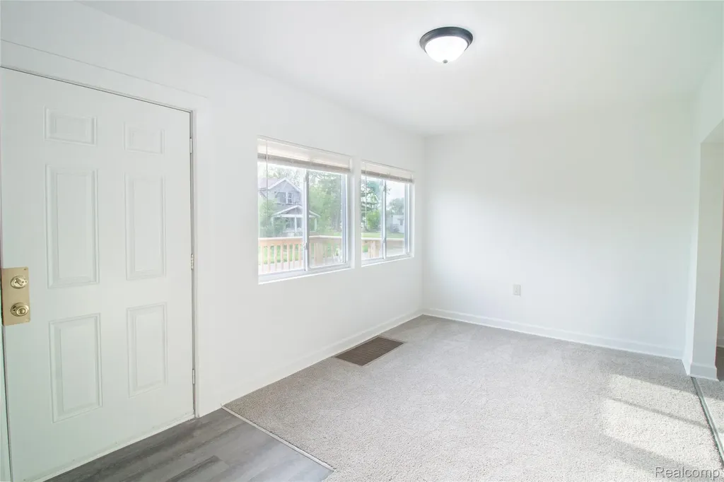 18844 Syracuse Street Detroit City MI 48234