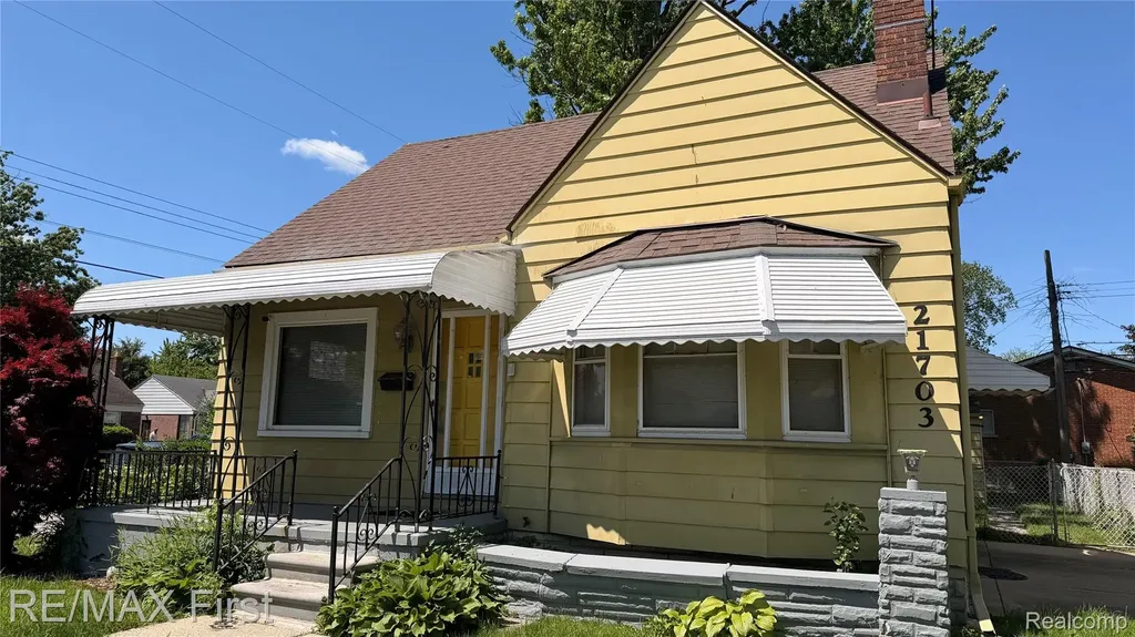 21703 Cushing Avenue Eastpointe City MI 48021
