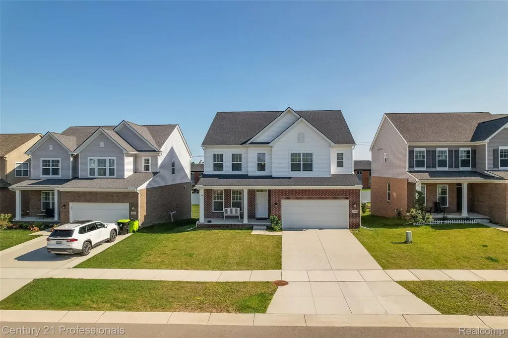8580 Pioneer Street Washington Township MI 48094