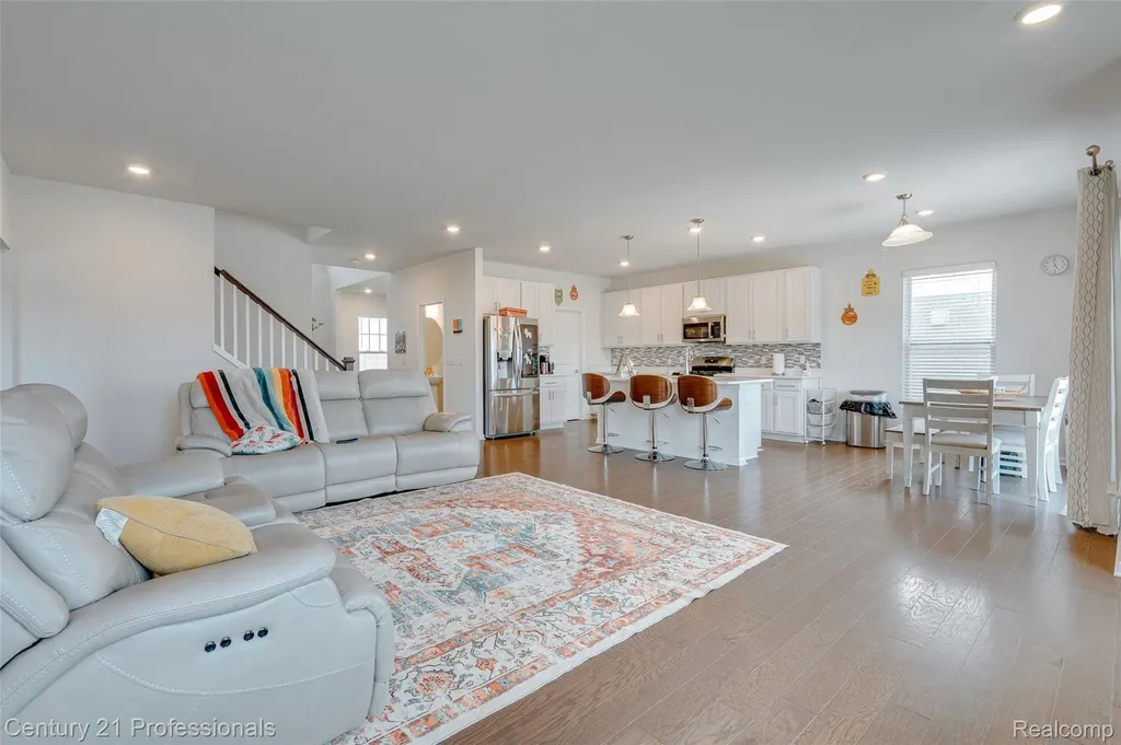8580 Pioneer Street Washington Township MI 48094