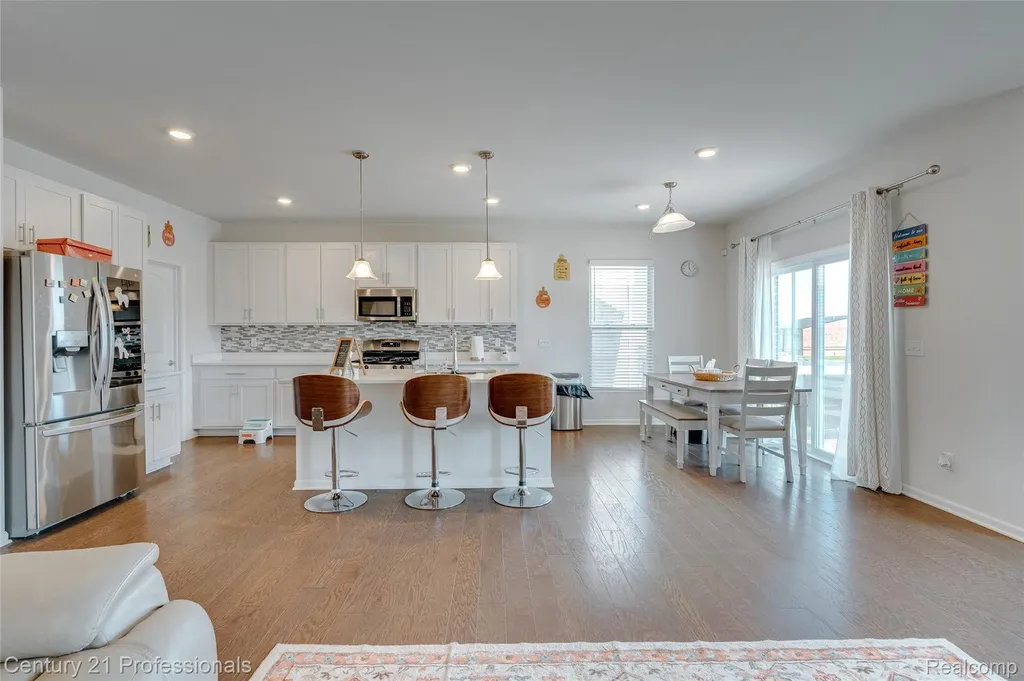 8580 Pioneer Street Washington Township MI 48094