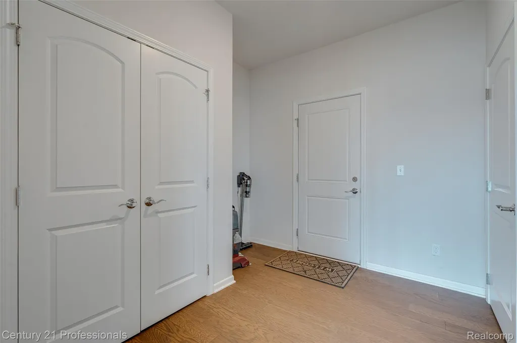 8580 Pioneer Street Washington Township MI 48094