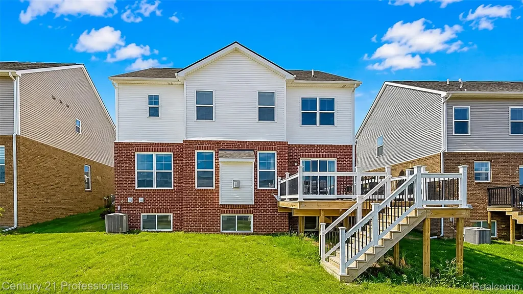 8580 Pioneer Street Washington Township MI 48094