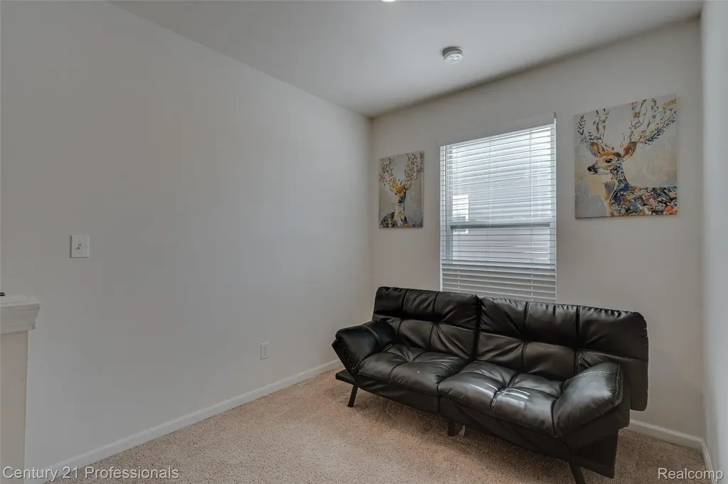 8580 Pioneer Street Washington Township MI 48094