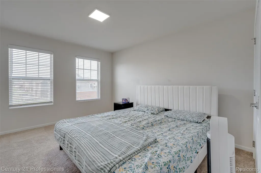 8580 Pioneer Street Washington Township MI 48094