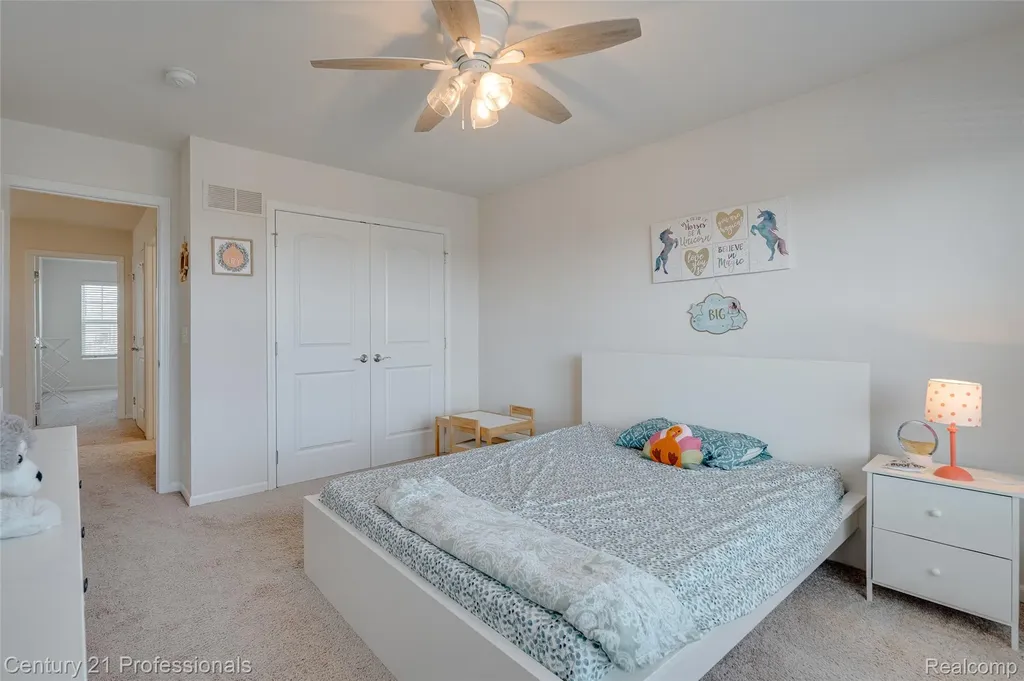 8580 Pioneer Street Washington Township MI 48094
