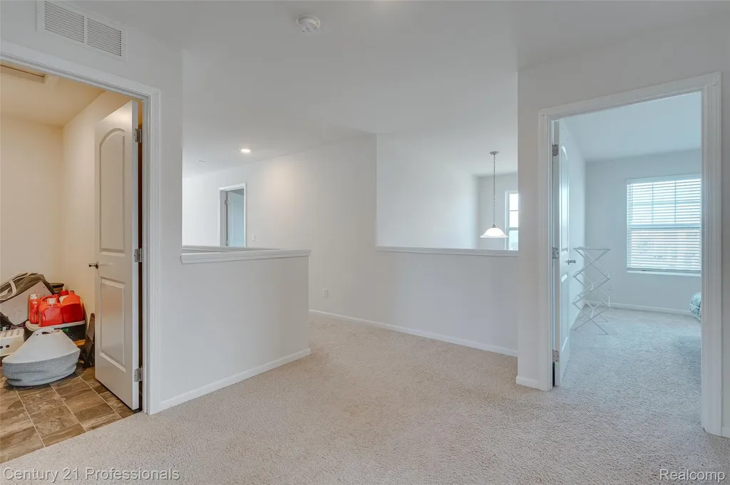 8580 Pioneer Street Washington Township MI 48094