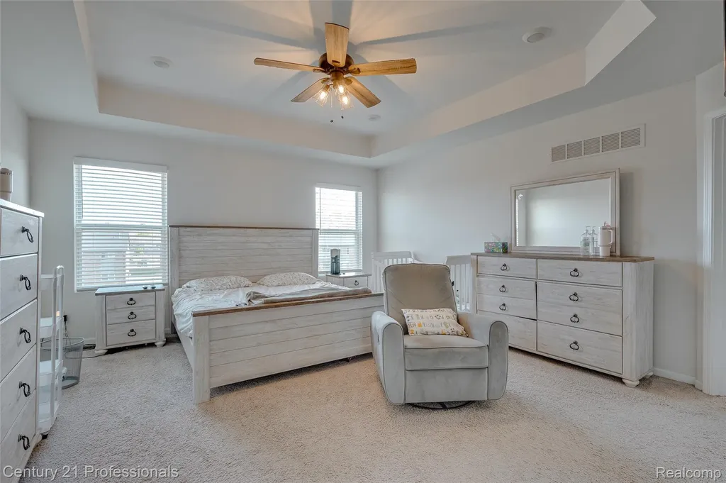8580 Pioneer Street Washington Township MI 48094