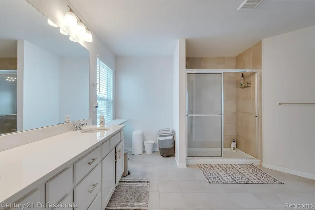 8580 Pioneer Street Washington Township MI 48094