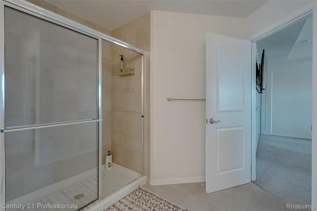 8580 Pioneer Street Washington Township MI 48094
