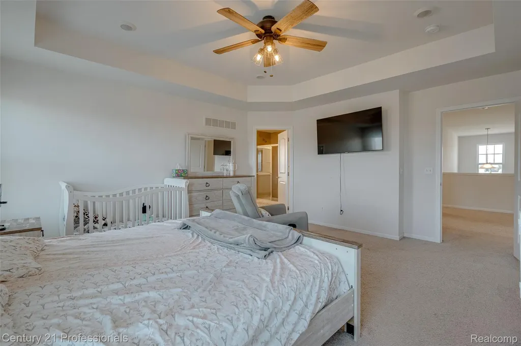 8580 Pioneer Street Washington Township MI 48094