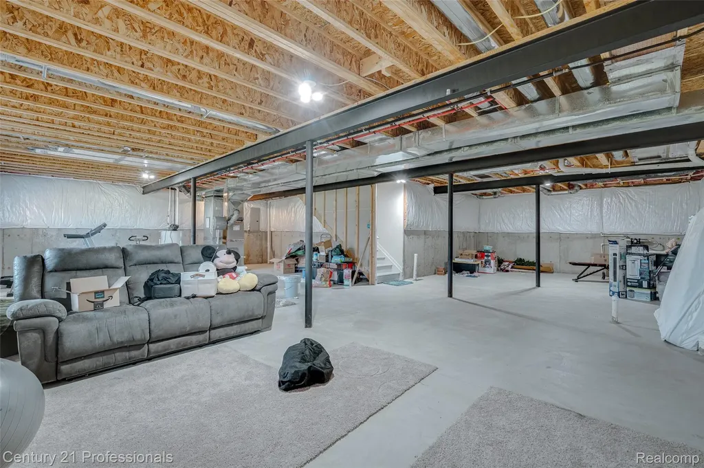 8580 Pioneer Street Washington Township MI 48094