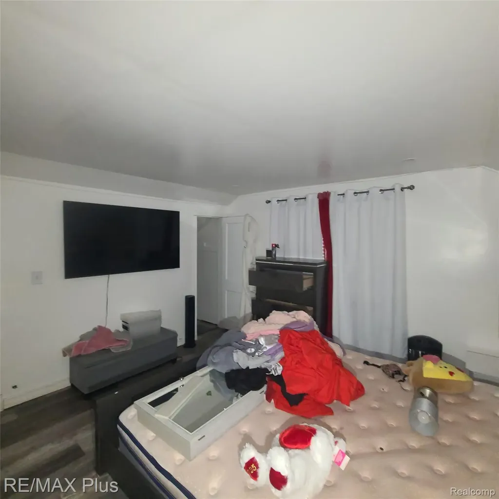 1321 Kearsley Park Boulevard Flint City MI 48506