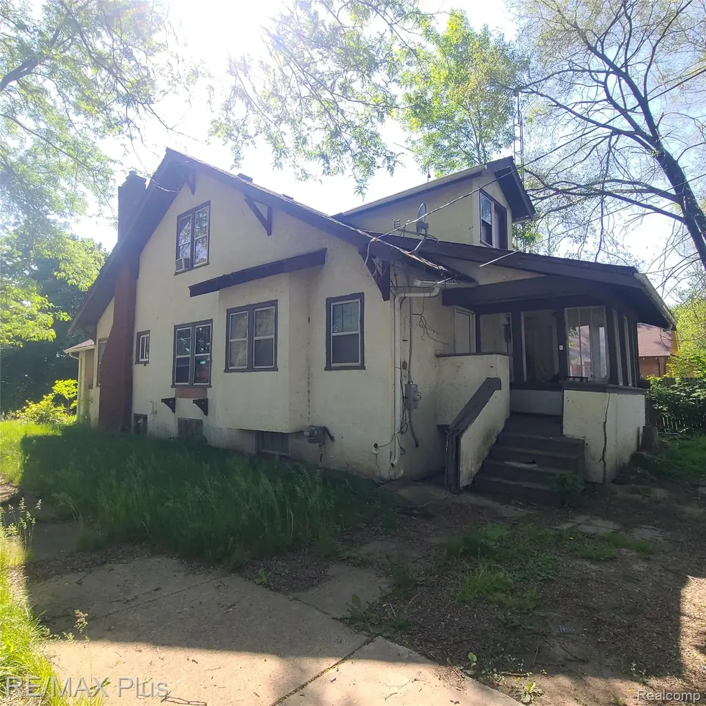 1321 Kearsley Park Boulevard Flint City MI 48506