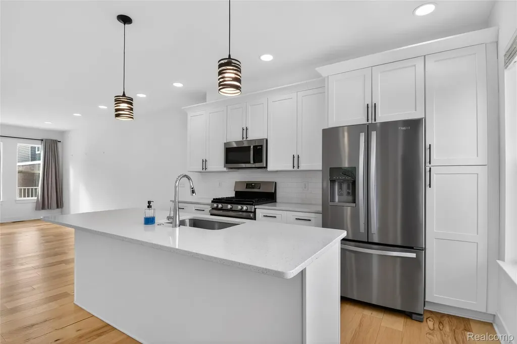 2925 Square Lake Court Troy City MI 48085