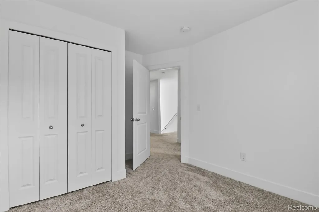 2925 Square Lake Court Troy City MI 48085