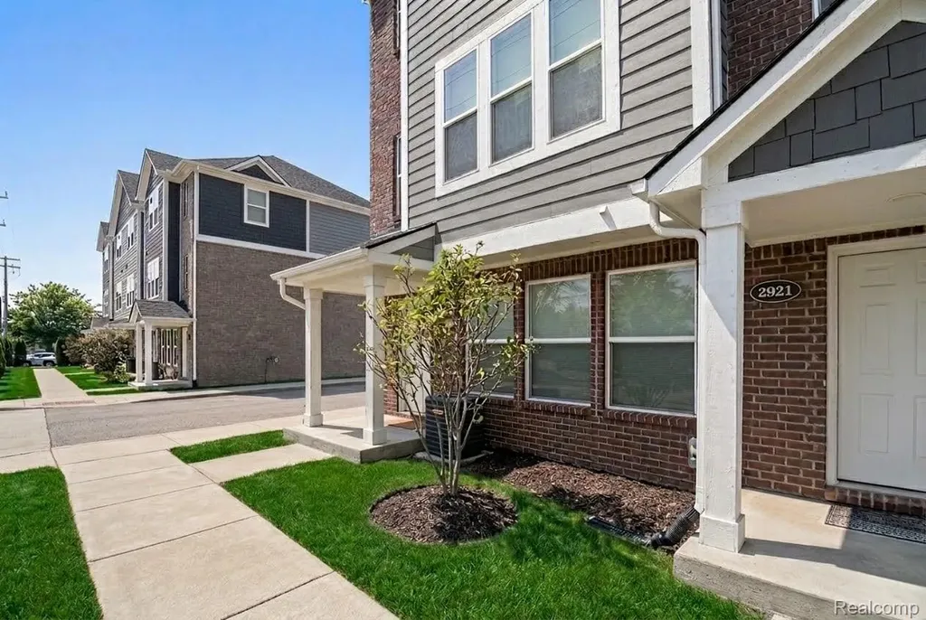 2925 Square Lake Court Troy City MI 48085