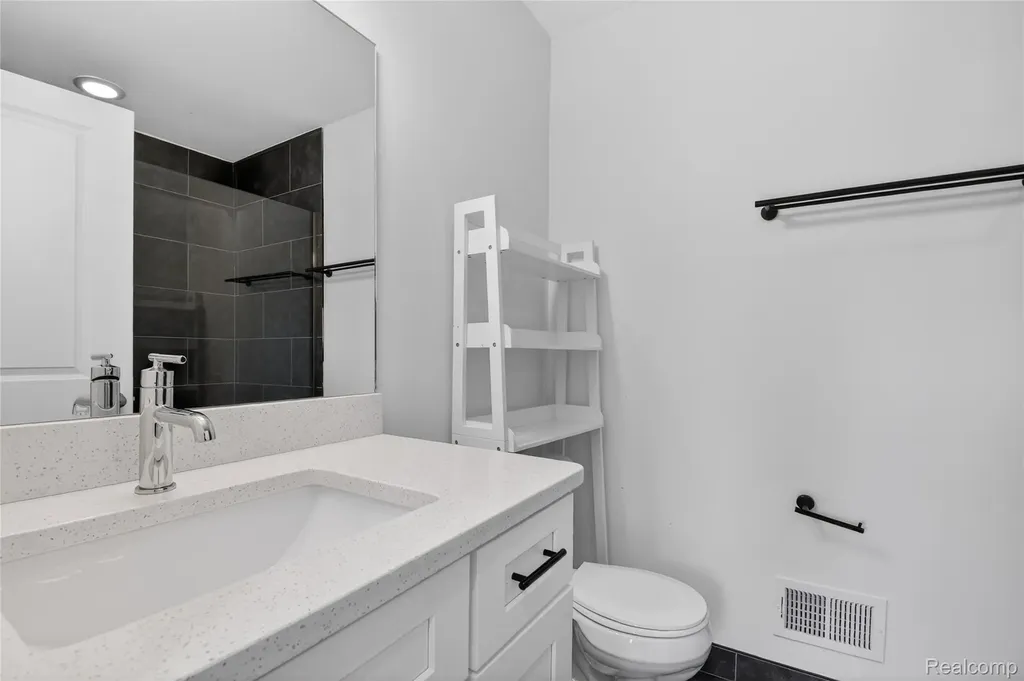 2925 Square Lake Court Troy City MI 48085