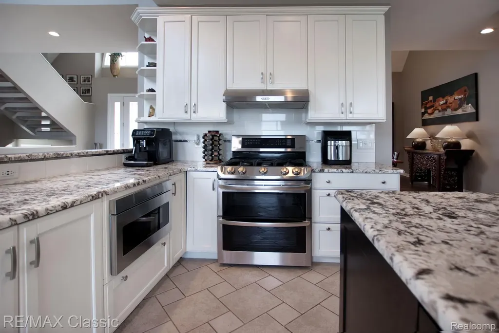 826 Wolverine Drive Wolverine Lake Village MI 48390