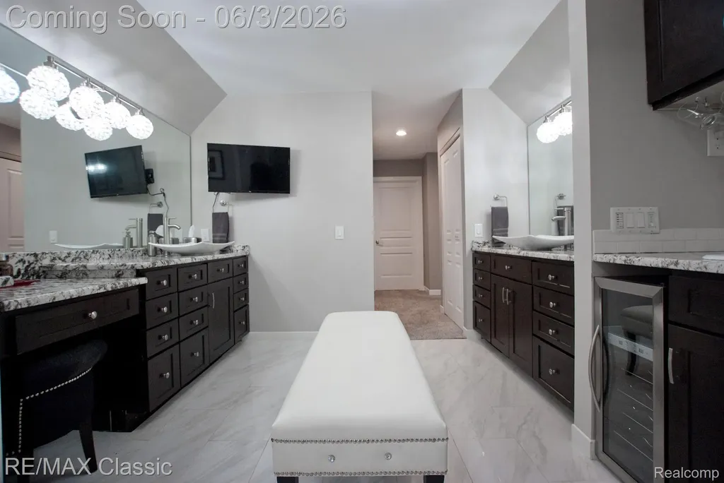 826 Wolverine Drive Wolverine Lake Village MI 48390
