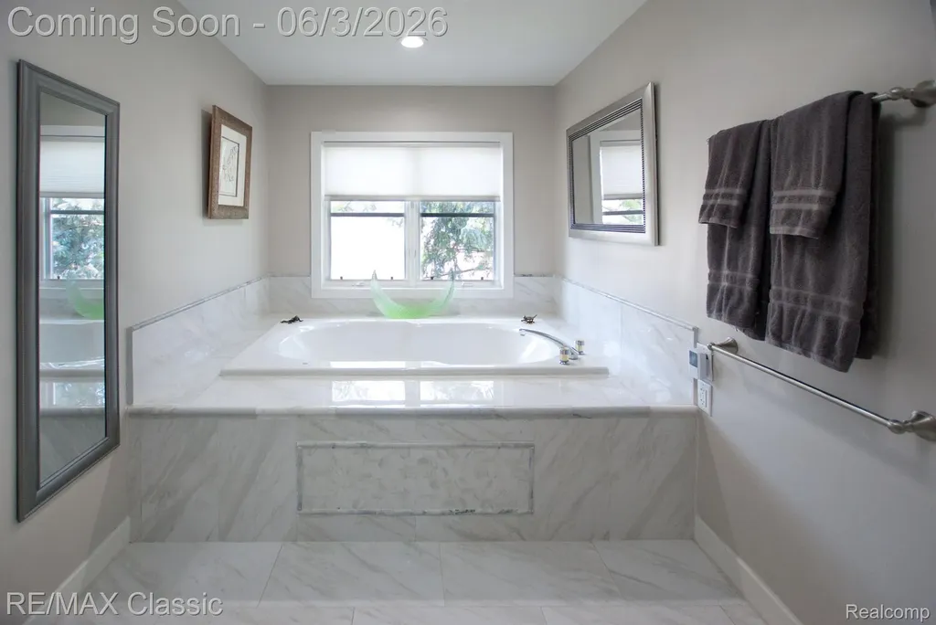 826 Wolverine Drive Wolverine Lake Village MI 48390