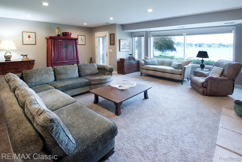 826 Wolverine Drive Wolverine Lake Village MI 48390