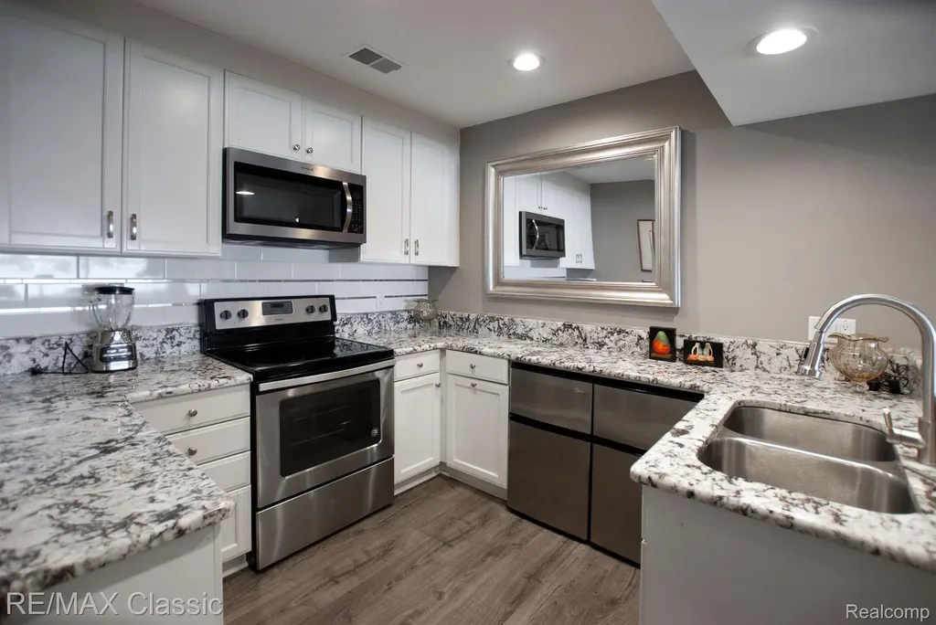826 Wolverine Drive Wolverine Lake Village MI 48390