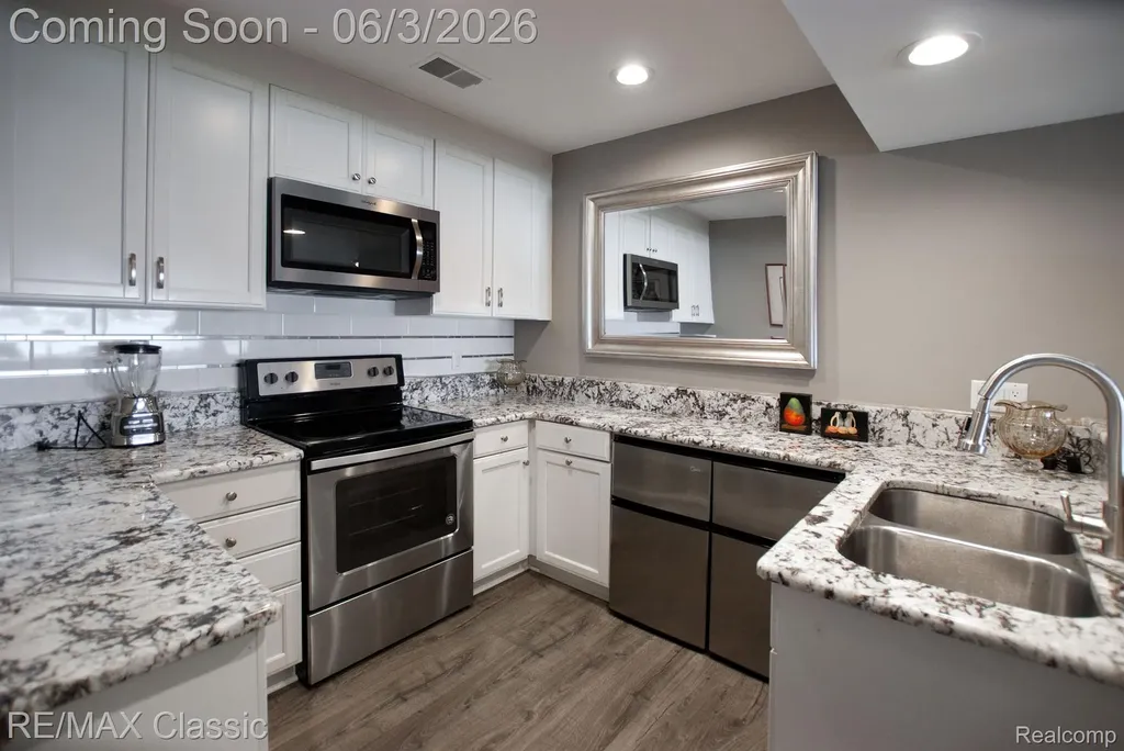 826 Wolverine Drive Wolverine Lake Village MI 48390