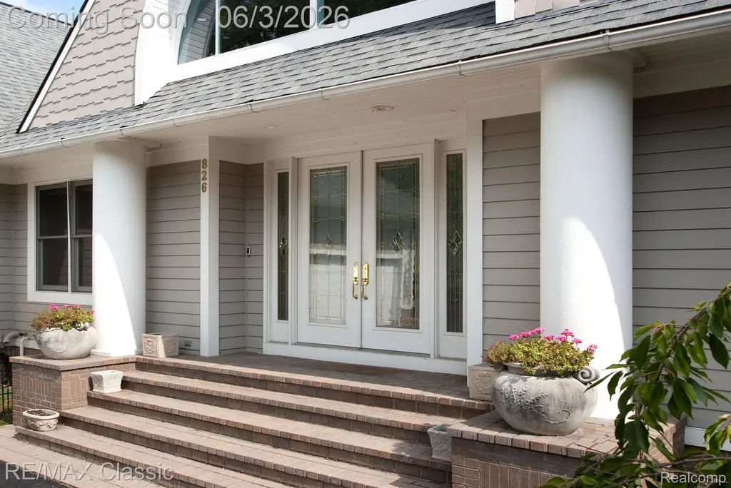 826 Wolverine Drive Wolverine Lake Village MI 48390