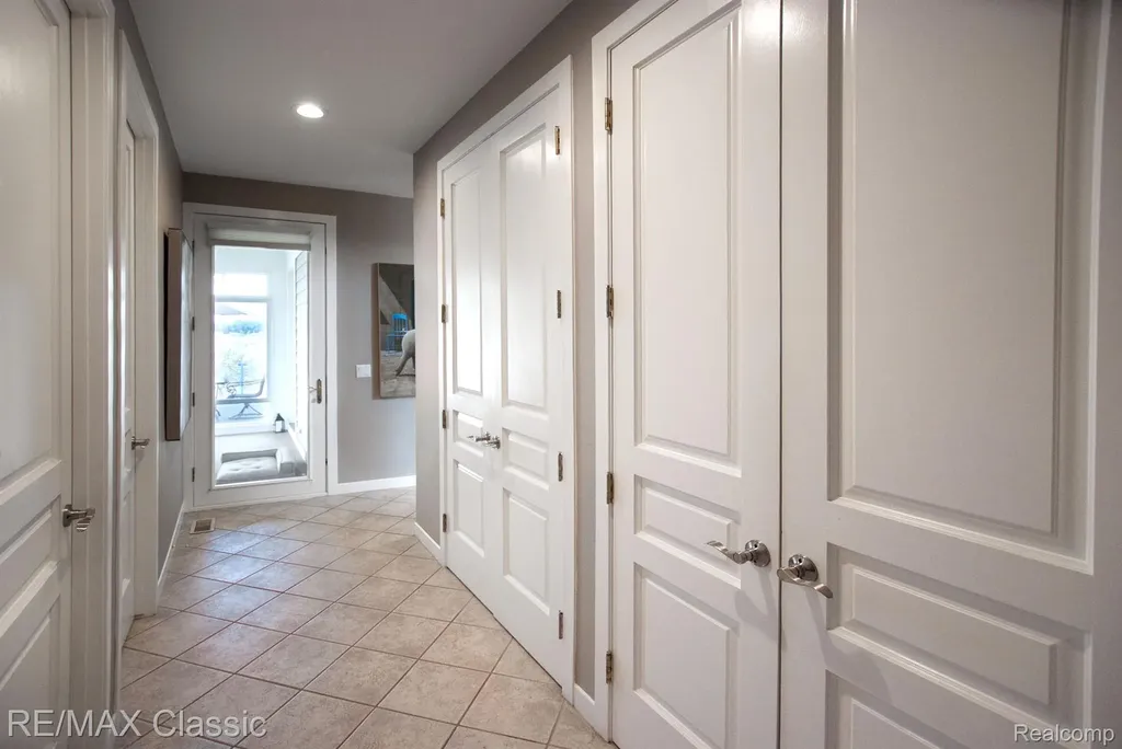 826 Wolverine Drive Wolverine Lake Village MI 48390