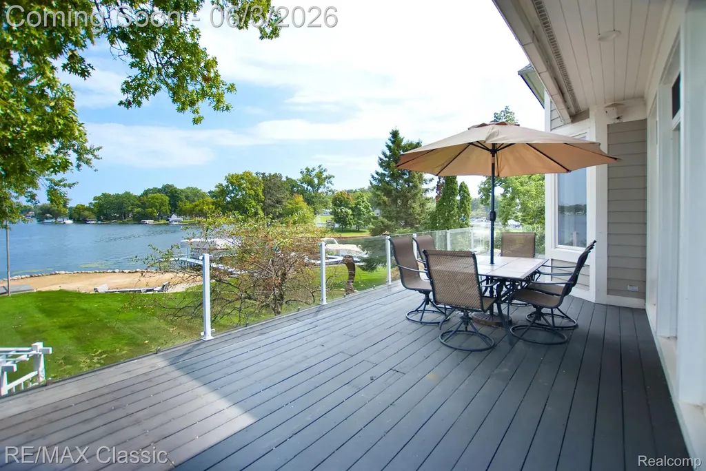 826 Wolverine Drive Wolverine Lake Village MI 48390