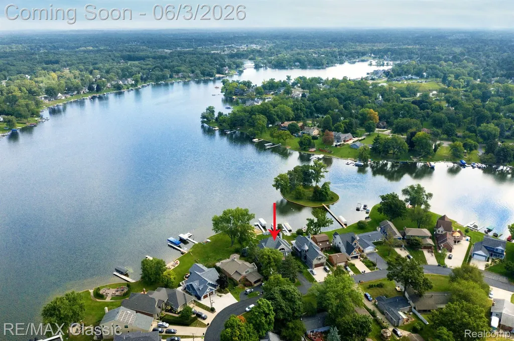 826 Wolverine Drive Wolverine Lake Village MI 48390