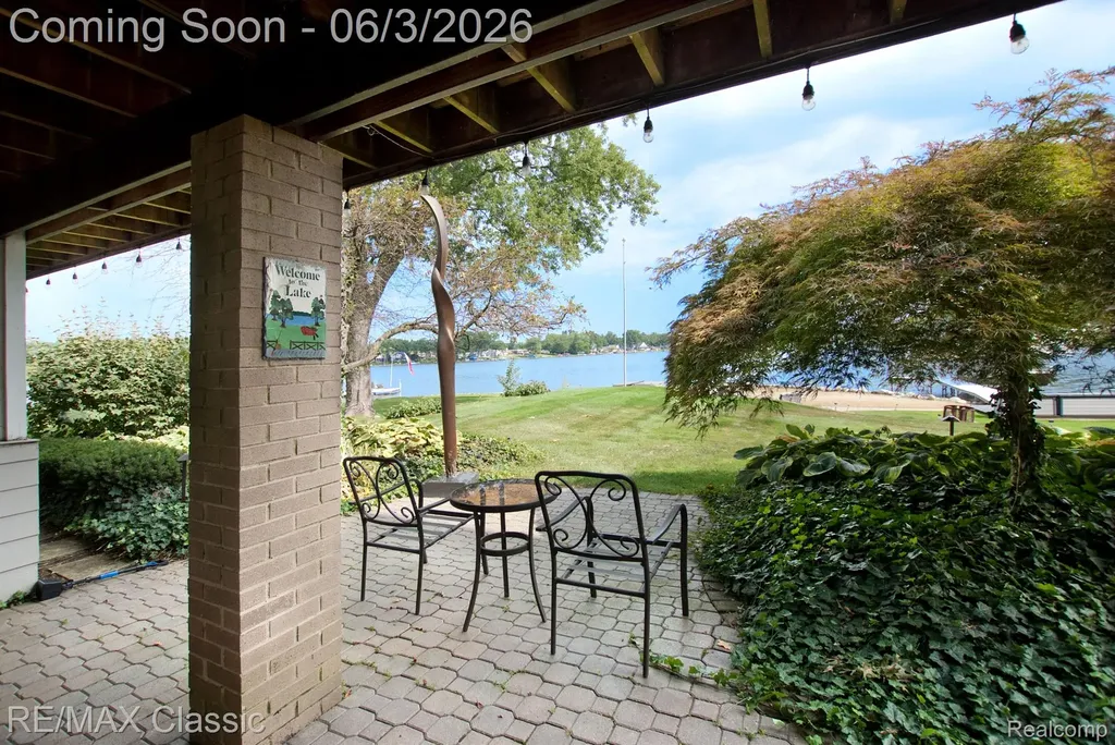 826 Wolverine Drive Wolverine Lake Village MI 48390