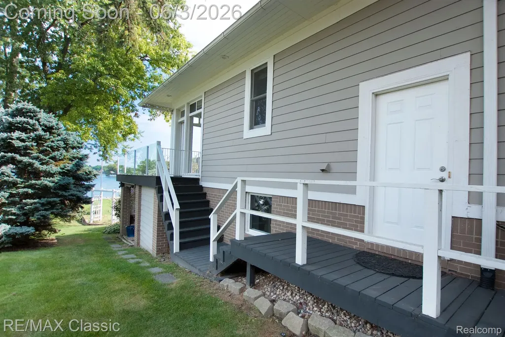 826 Wolverine Drive Wolverine Lake Village MI 48390