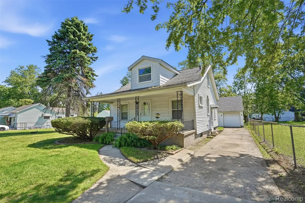 21966 Curie Avenue Warren City MI 48091