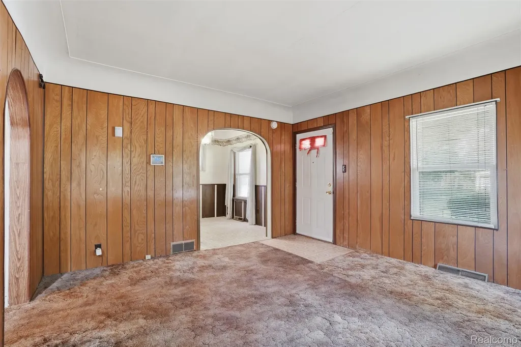 21966 Curie Avenue Warren City MI 48091