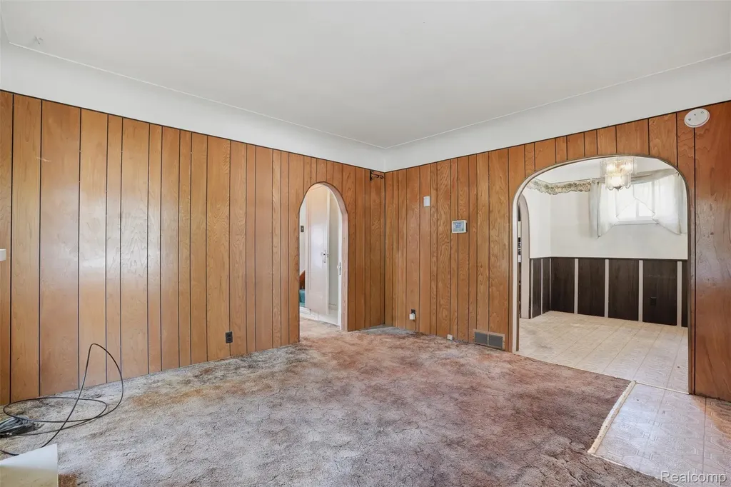 21966 Curie Avenue Warren City MI 48091