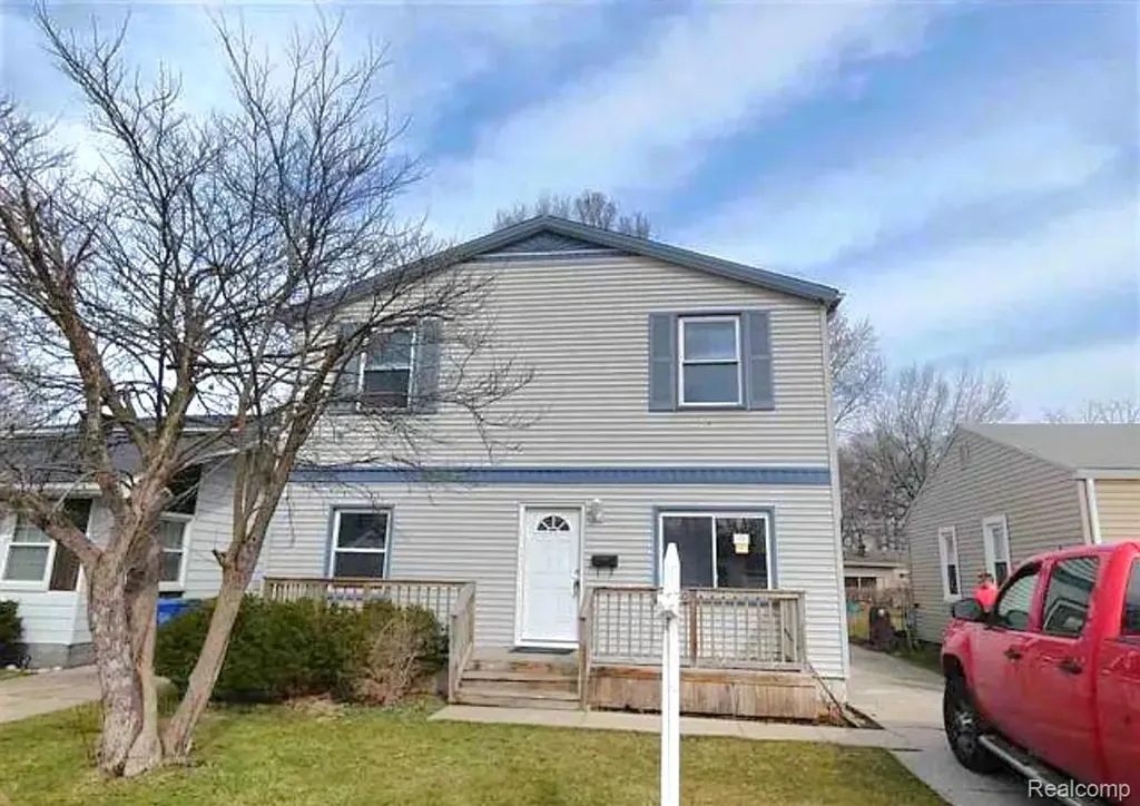 21840 Cunningham Avenue Warren City MI 48091