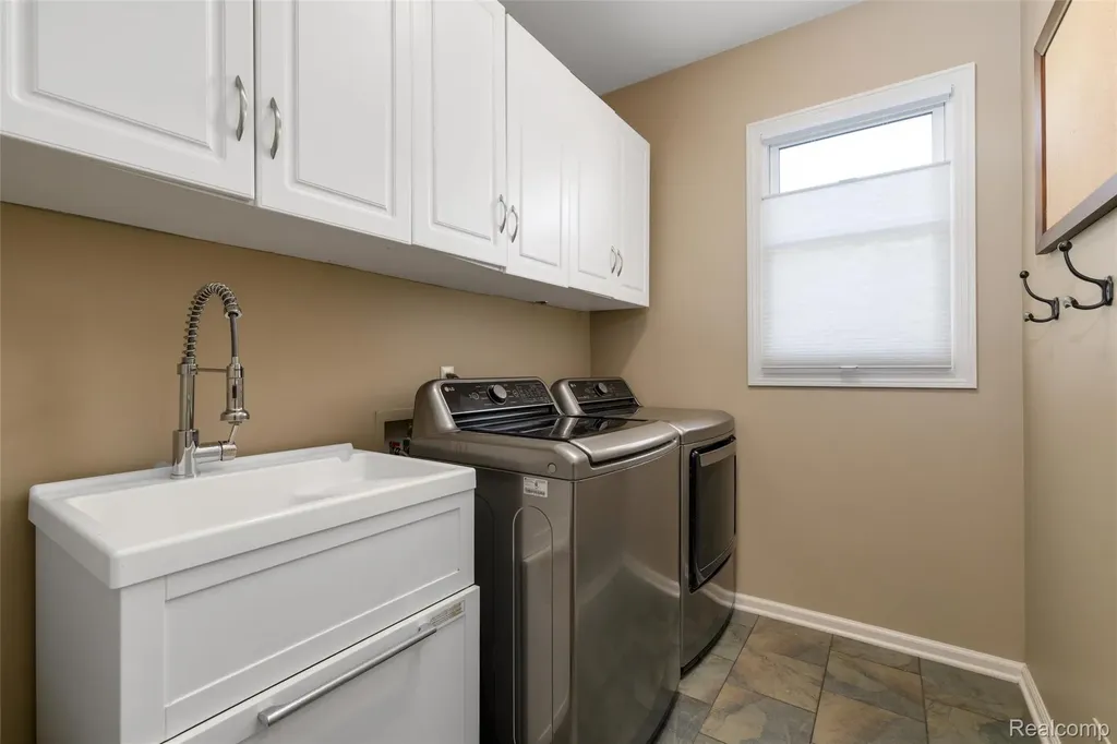 4617 Waterbury Drive Independence Charter Township MI 48348