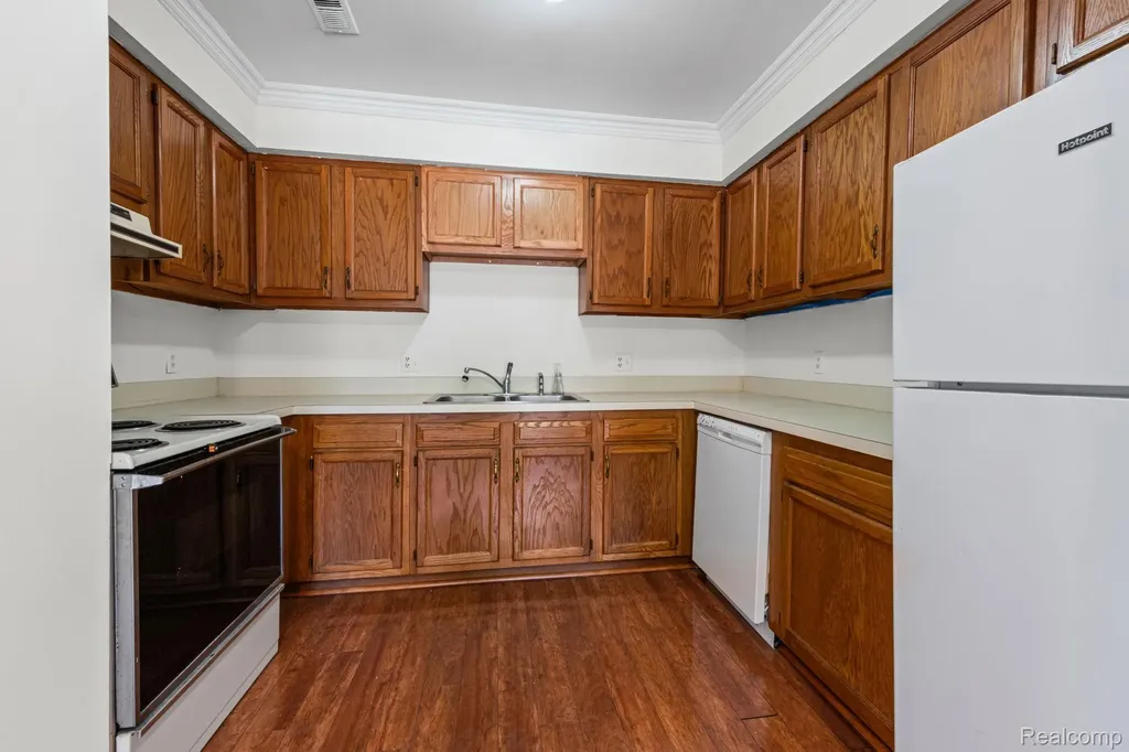 23622 Cottrell Street Clinton Charter Township MI 48035