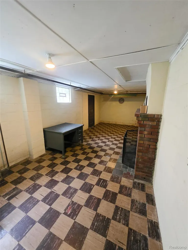 1333 Court Street Port Huron City MI 48060