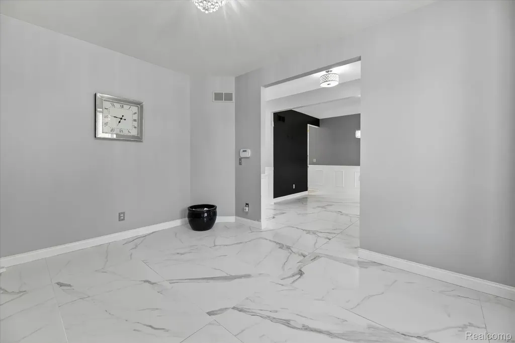 6827 Blackwell Shelby Charter Township MI 48317