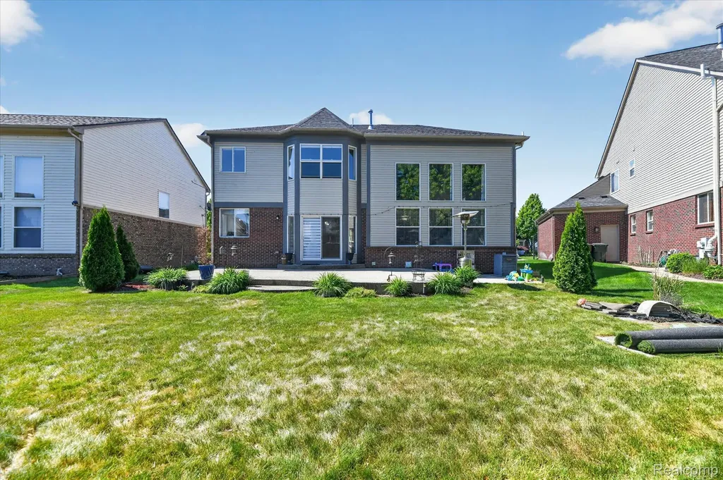6827 Blackwell Shelby Charter Township MI 48317