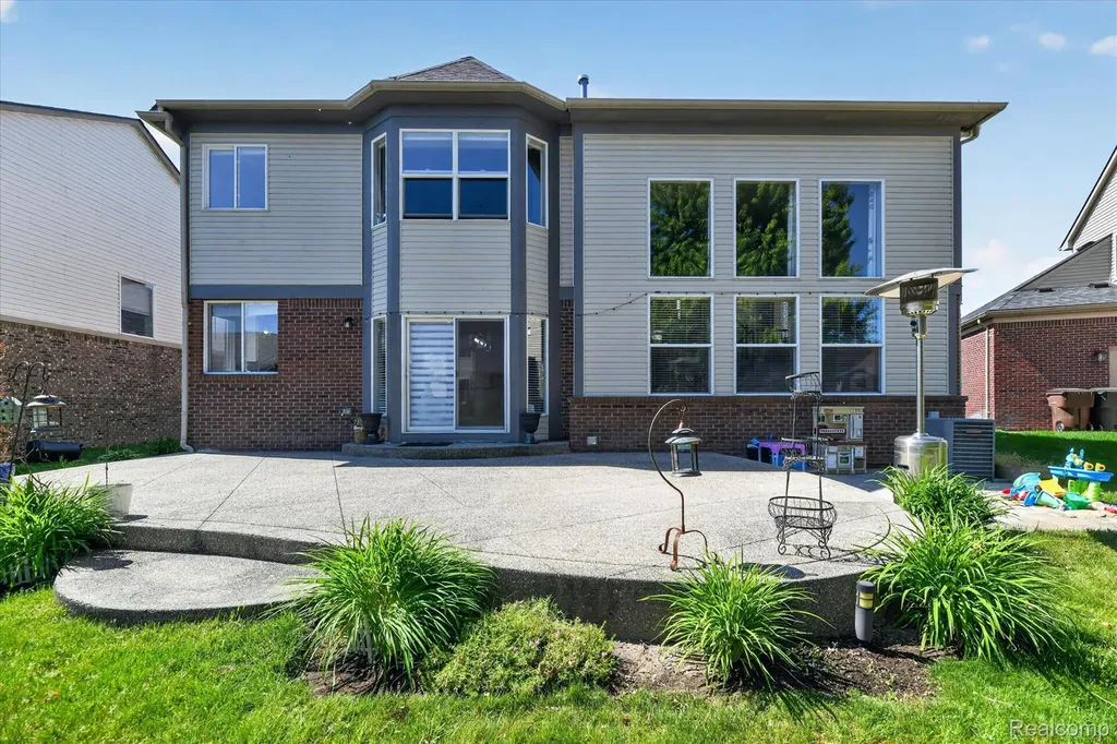 6827 Blackwell Shelby Charter Township MI 48317