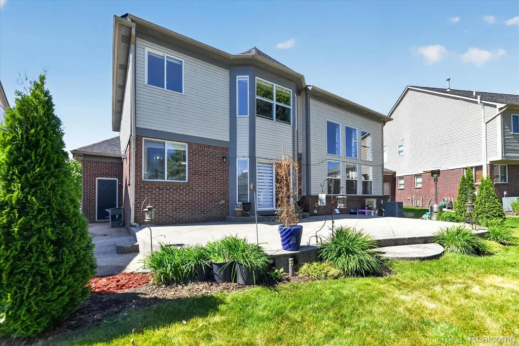 6827 Blackwell Shelby Charter Township MI 48317