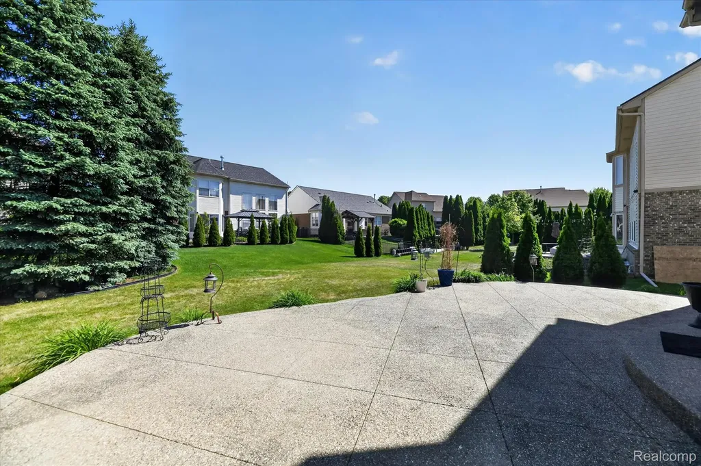 6827 Blackwell Shelby Charter Township MI 48317