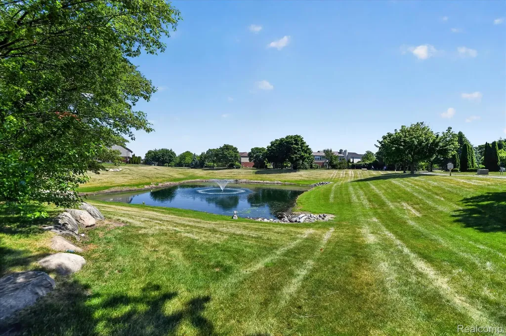 6827 Blackwell Shelby Charter Township MI 48317
