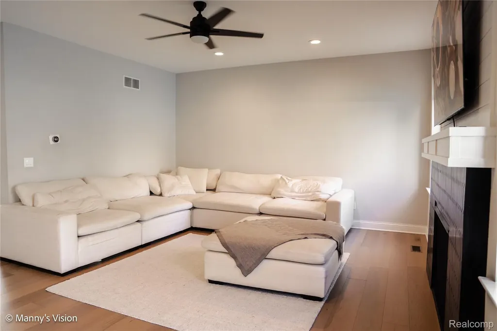 2935 Basil Drive Rochester Hills City MI 48309